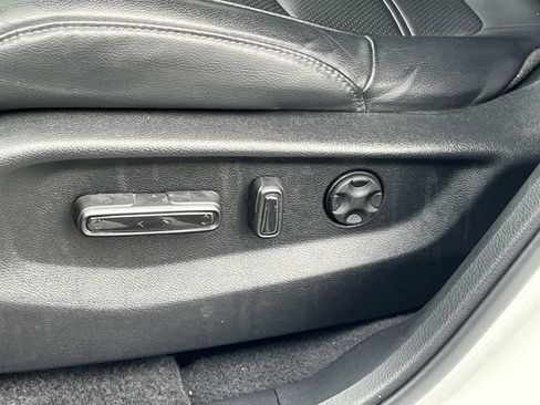 Used 2020 Honda CR-V Touring image 23