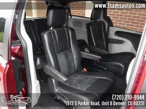 Used 2018 Dodge Grand Caravan SXT FWD image 18