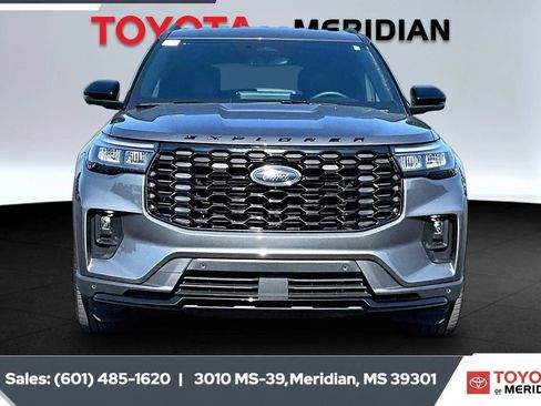 Used 2026 Ford Explorer ST-Line w/ ST-Line Street Pack RWD image 3