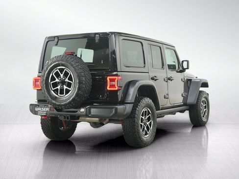 Used 2025 Jeep Wrangler Unlimited Rubicon w/ Convenience Group AWD/4WD image 5