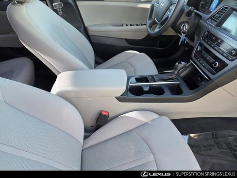 Used 2016 Hyundai Sonata SE image 29