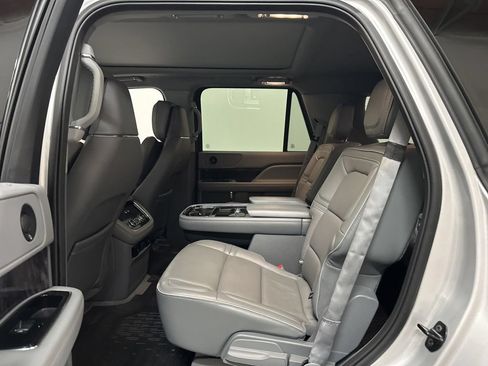 Used 2019 Lincoln Navigator Reserve AWD/4WD image 49