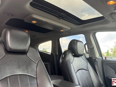 Used 2016 Chevrolet Traverse LTZ AWD/4WD image 23