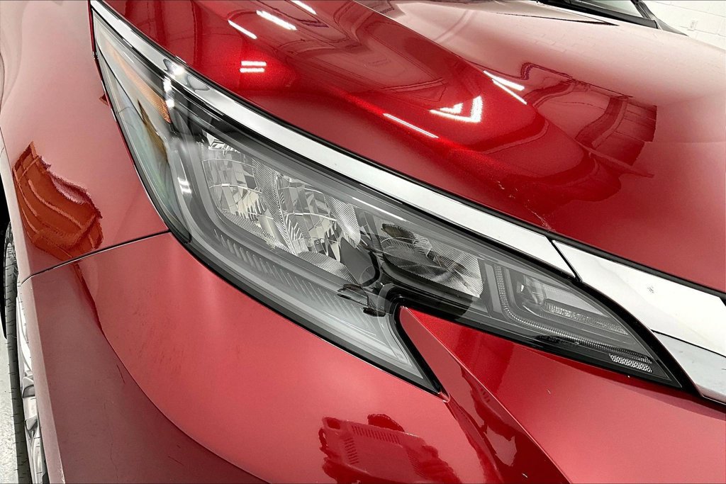 Used 2026 Toyota Sienna XLE FWD image 37