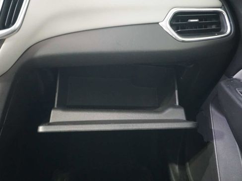 Used 2019 Chevrolet Equinox LS image 17