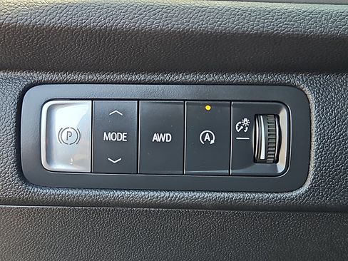 Certified 2024 Chevrolet Traverse LT w/ Midnight/Sport Edition AWD/4WD image 26