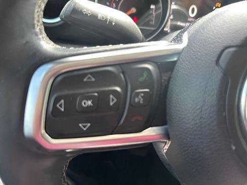 Used 2018 Jeep Wrangler Unlimited Sahara w/ Cold Weather Group AWD/4WD image 18