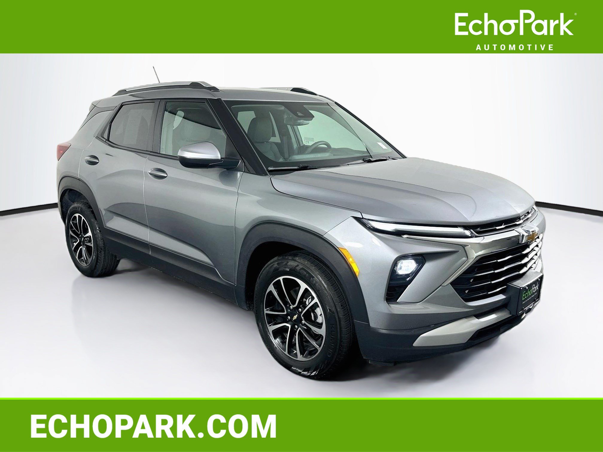 Used 2025 Chevrolet TrailBlazer LT FWD image 1