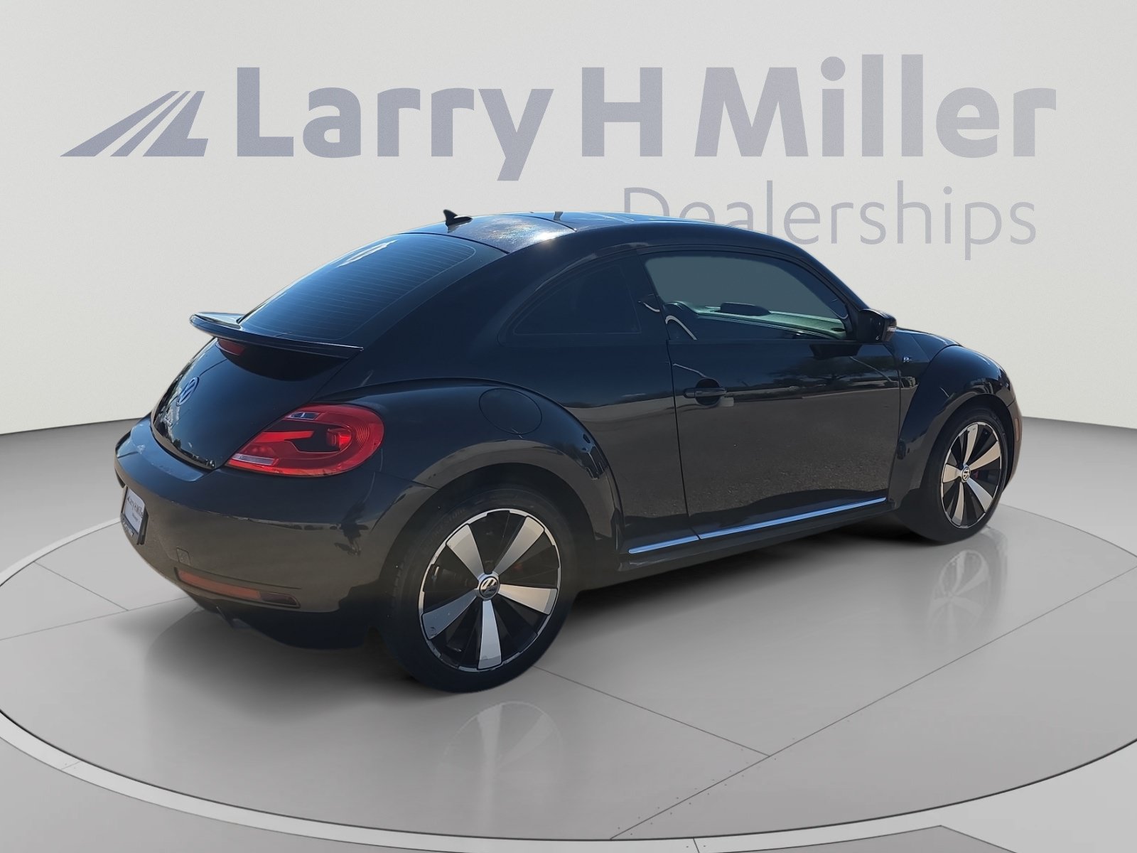 Used 2014 Volkswagen Beetle R-Line FWD image 5