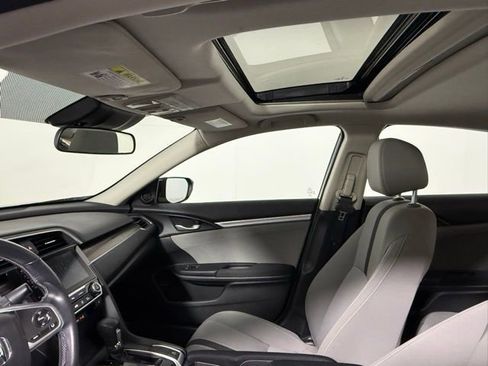 Certified 2019 Honda Civic EX image 32