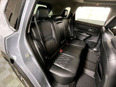 Used 2022 Nissan Rogue Platinum w/ Head-Up Display Package image 27