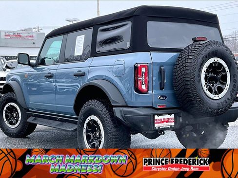 Used 2024 Ford Bronco Badlands image 9
