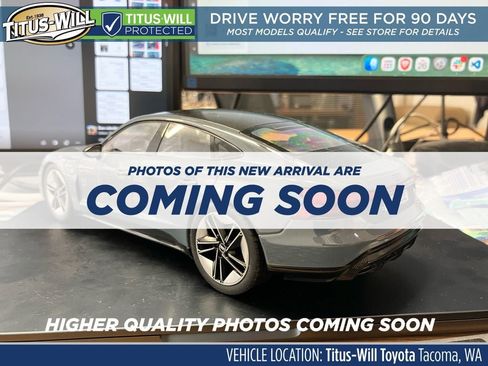 Used 2023 Toyota Prius LE FWD image 3
