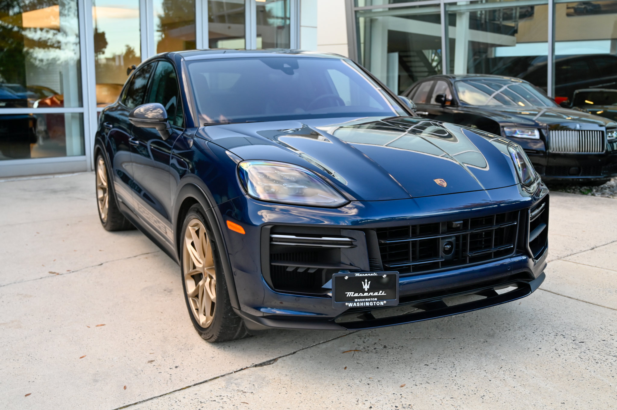 Used 2024 Porsche Cayenne Turbo GT AWD/4WD image 3