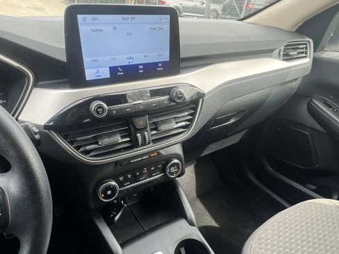 Used 2020 Ford Escape SE FWD image 20