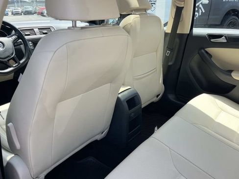 Used 2018 Volkswagen Jetta SE FWD image 23