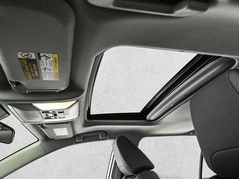 Used 2019 Toyota RAV4 XLE image 16