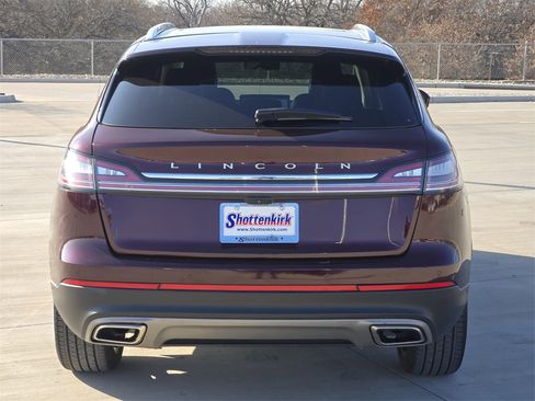 Used 2022 Lincoln Nautilus Reserve w/ Equipment Group 201A image 7