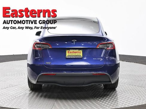 Used 2022 Tesla Model Y Long Range image 6