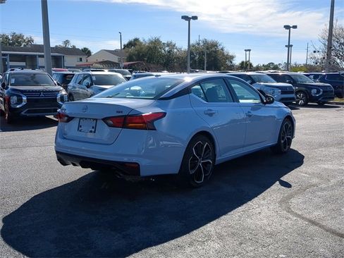 Used 2024 Nissan Altima 2.5 SR image 6