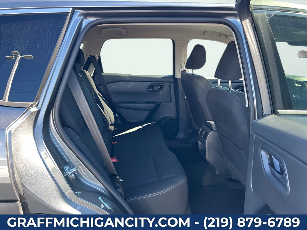 Used 2024 Nissan Rogue S AWD/4WD image 16
