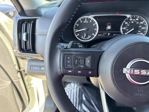 Certified 2024 Nissan Pathfinder SV image 33