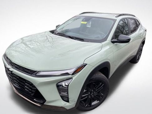 Used 2025 Chevrolet Trax ACTIV image 4