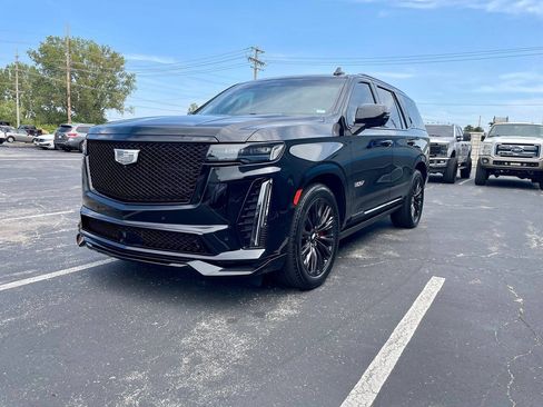 Used 2024 Cadillac Escalade V w/ LPO, ONYX Package AWD/4WD image 2