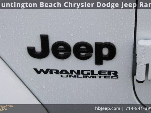 Used 2021 Jeep Wrangler Unlimited Sahara image 8