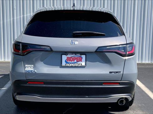 Used 2025 Honda HR-V Sport image 4