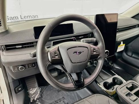 Used 2025 Ford Mustang Mach-E Select RWD image 9