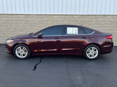 Used 2018 Ford Fusion SE w/ Fusion SE Technology Package image 4