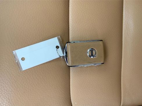 Used 2020 Volvo V60 T5 Cross Country w/ Protection Package Premier image 35