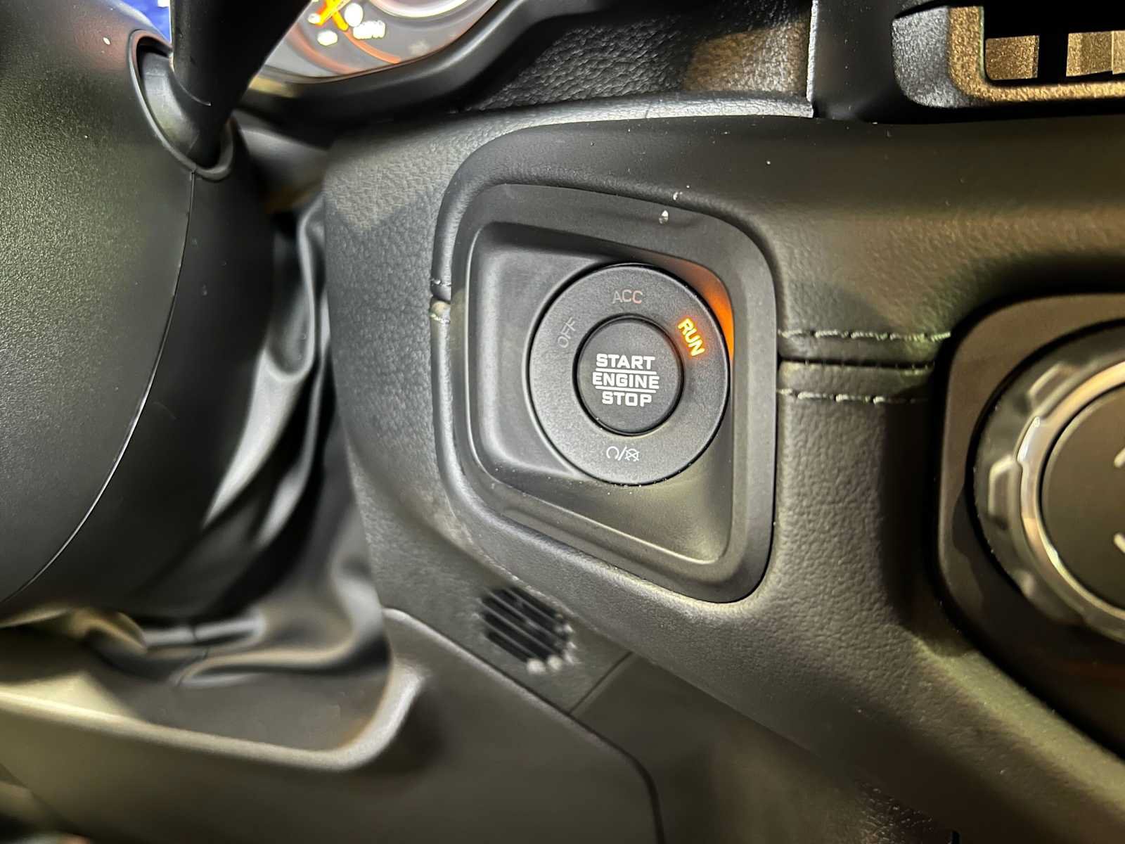 Used 2026 Jeep Gladiator Mojave AWD/4WD image 29