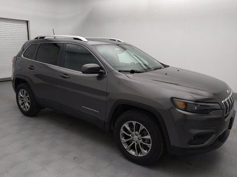 Used 2019 Jeep Cherokee Latitude Plus w/ Comfort/Convenience Group image 11