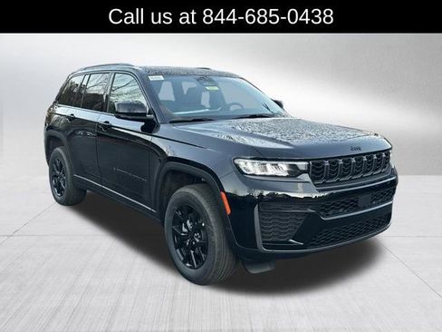 New 2026 Jeep Grand Cherokee Altitude image 3