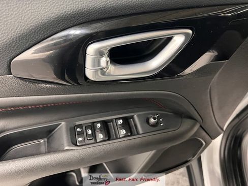 Used 2025 Jeep Compass Trailhawk AWD/4WD image 27