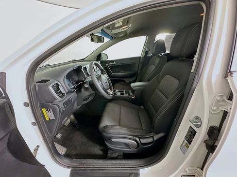 Used 2017 Kia Sportage LX image 13
