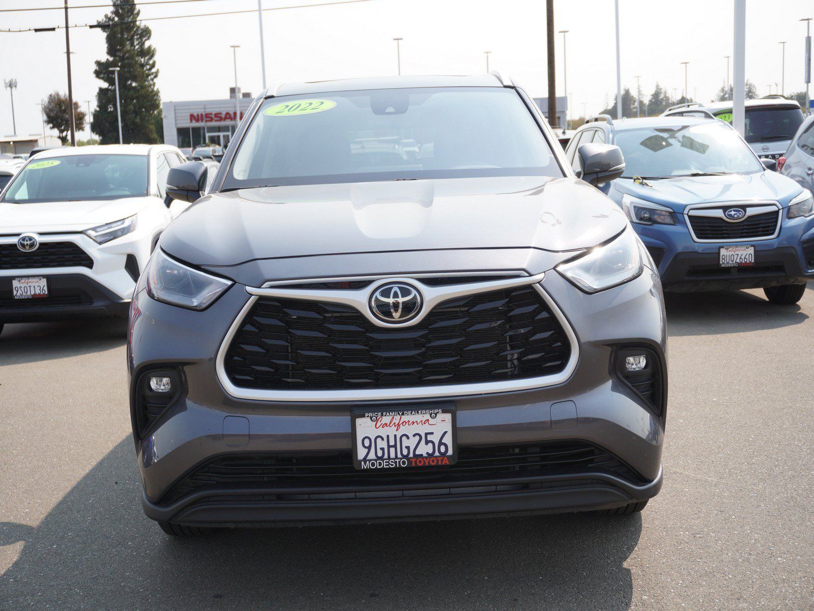 Used 2022 Toyota Highlander XLE FWD image 4