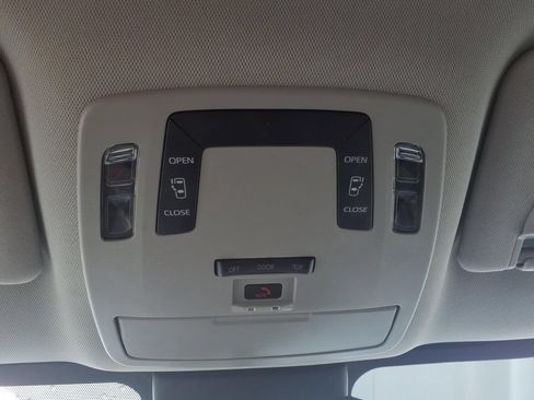 Used 2022 Toyota Sienna LE FWD image 25