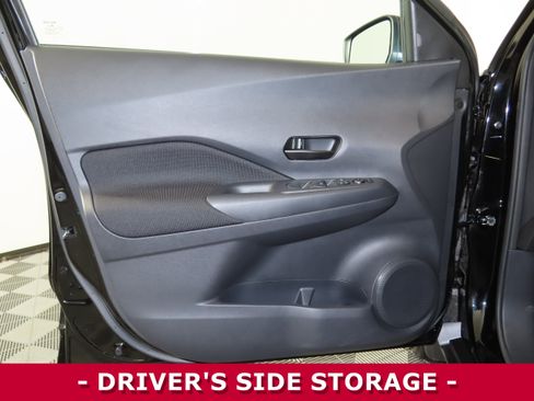 Certified 2025 Nissan Kicks Play S image 5