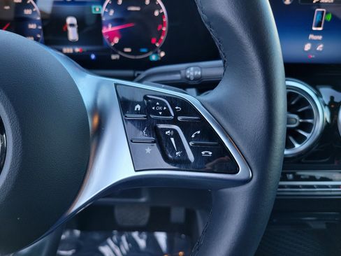 Certified 2025 Mercedes-Benz GLA 250 image 27