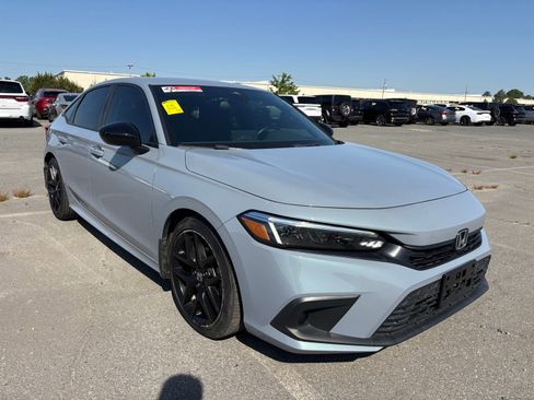 Used 2024 Honda Civic Sport image 1