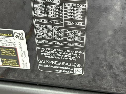 New 2025 Land Rover Range Rover Long Wheelbase SE AWD/4WD image 15