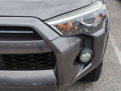 Used 2020 Toyota 4Runner SR5 Premium image 11