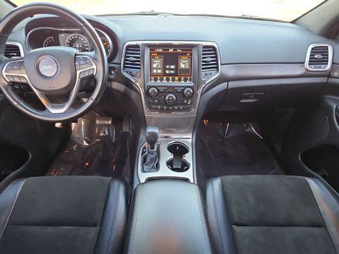 Used 2018 Jeep Grand Cherokee Altitude image 14