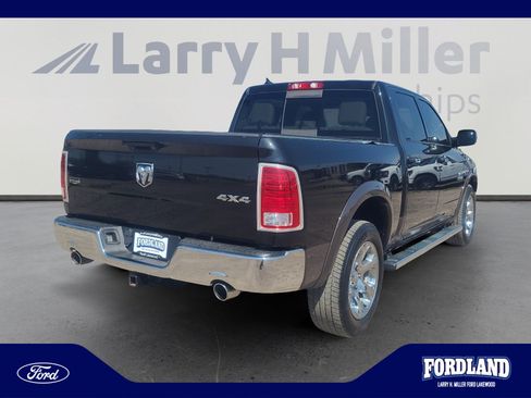 Used 2018 RAM 1500 Laramie w/ Convenience Group AWD/4WD image 5