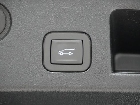 New 2026 Chevrolet Equinox RS w/ Convenience Package III FWD image 7