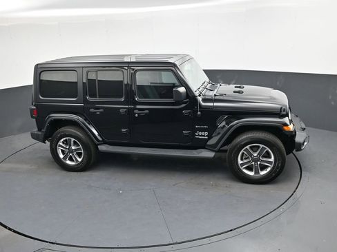 Used 2022 Jeep Wrangler Unlimited Sahara w/ Dual Top Group image 31