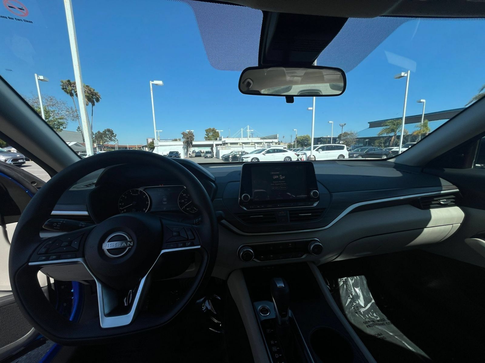 Used 2025 Nissan Altima 2.5 SV FWD image 33